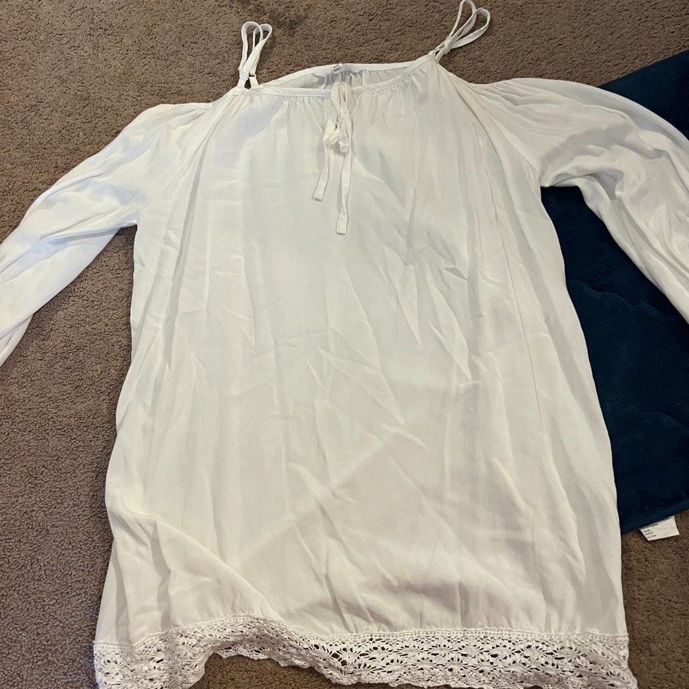Jack xs‎ white tunic top cold shoulder